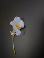 Elegant Bloom Brooch – Minimalist Floral Holder Pin