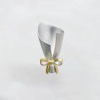 Elegant Bloom Brooch – Minimalist Floral Holder Pin