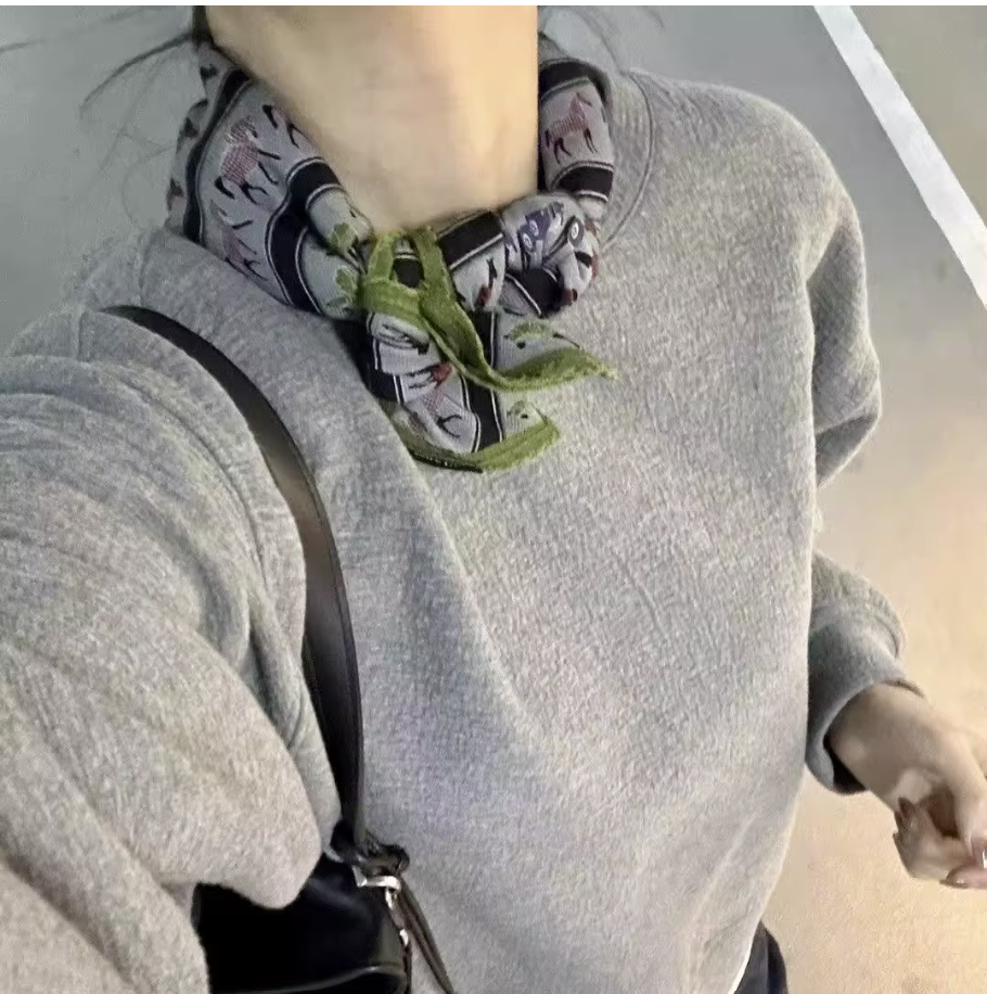 Elegant Horse Print Silk-Feel Scarf